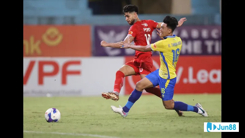 Hà Nội và Viettel đối đầu căng thẳng trong trận đấu quyết định