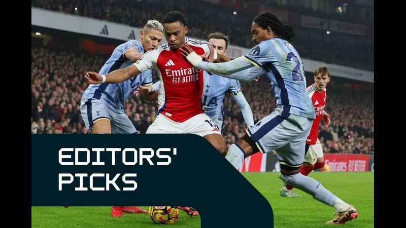 Cầu thủ đội Tegevajaro Miyazaki cố gắng vượt qua phòng ngự của đội Kagoshima Utd