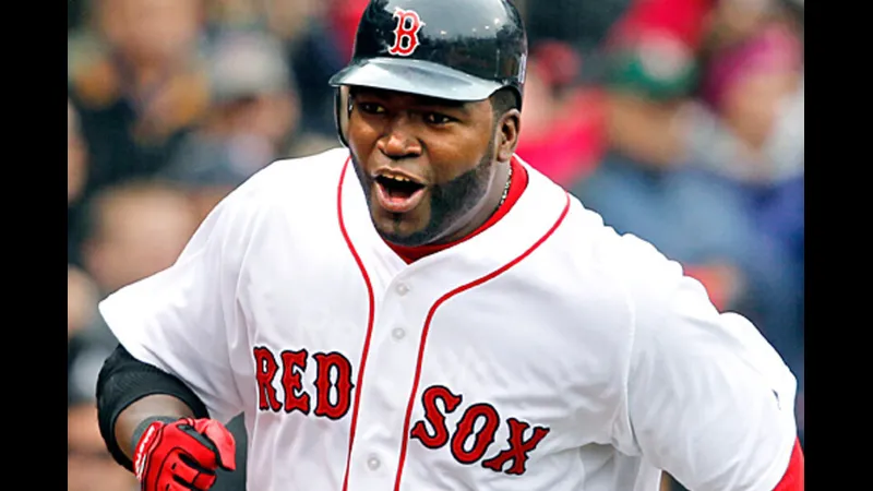 Cầu thủ Dominica và Sint Maarten đối mặt trên sân cỏ