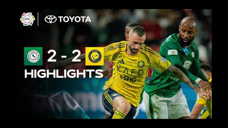 Cầu thủ Al Nassr và Al Ettifaq đối mặt trên sân